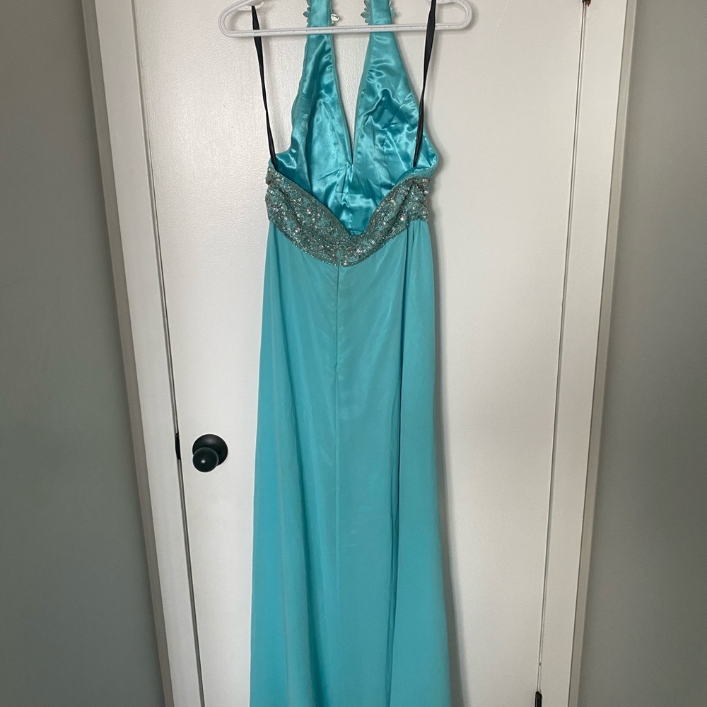 Dress - Picture 2 of 2